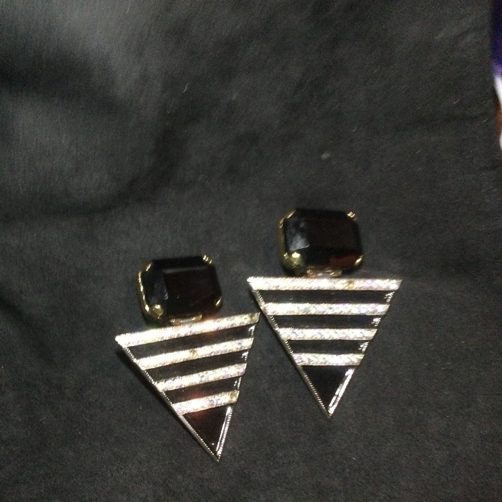 Statement clip on earrings